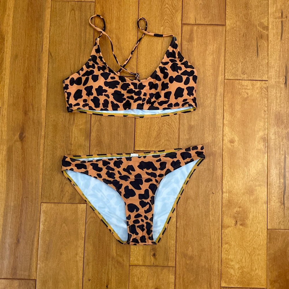 Leopard bikin